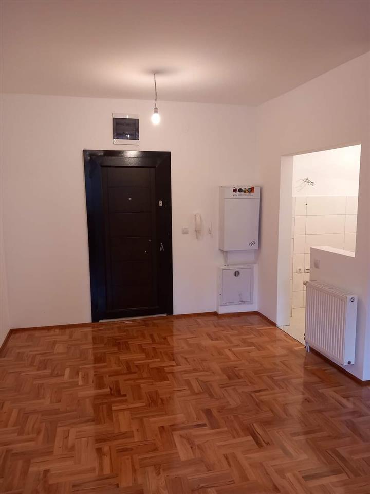 Se prodava prazen stan od 50m2 vo Debar Maalo