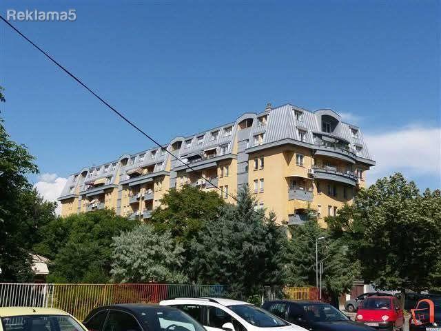 Prodavam ODLICEN STAN pozadi Ruzveltova