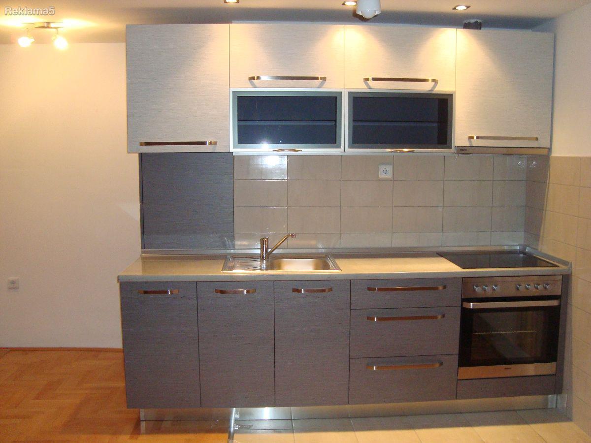 Prodavam namesten stan 49m2 vo Kisela Voda (Meckarov)