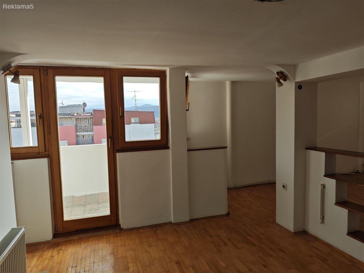 Stan vo Centar 45m2 so 1 spalna renoviran