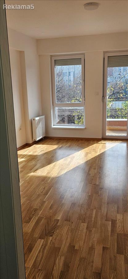 Prodavame nov stan so 2 spalni vo Centar