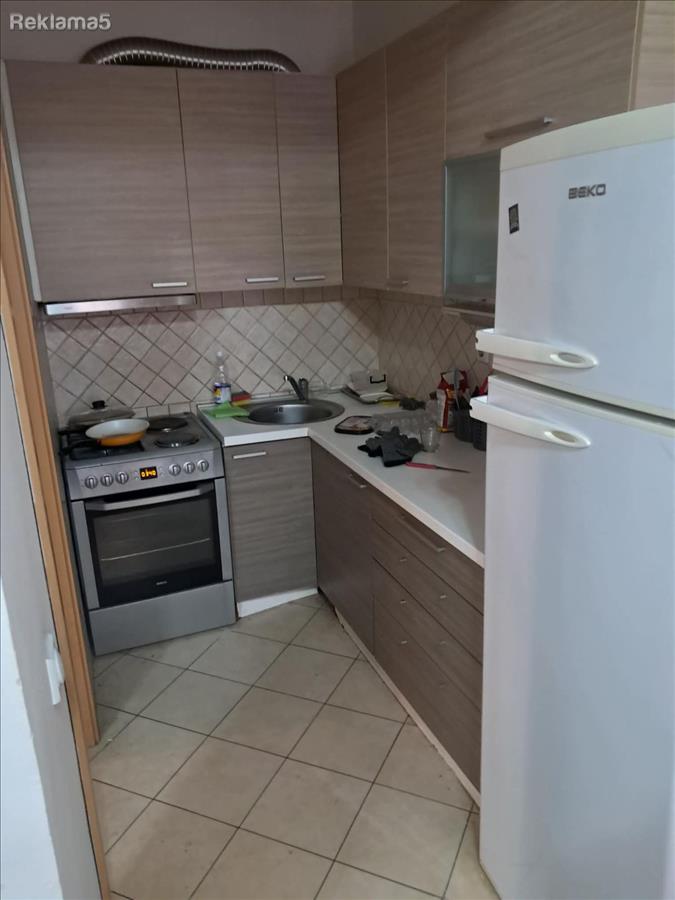 Izdavam Nov Trosoben Stan 70 m2 Centar