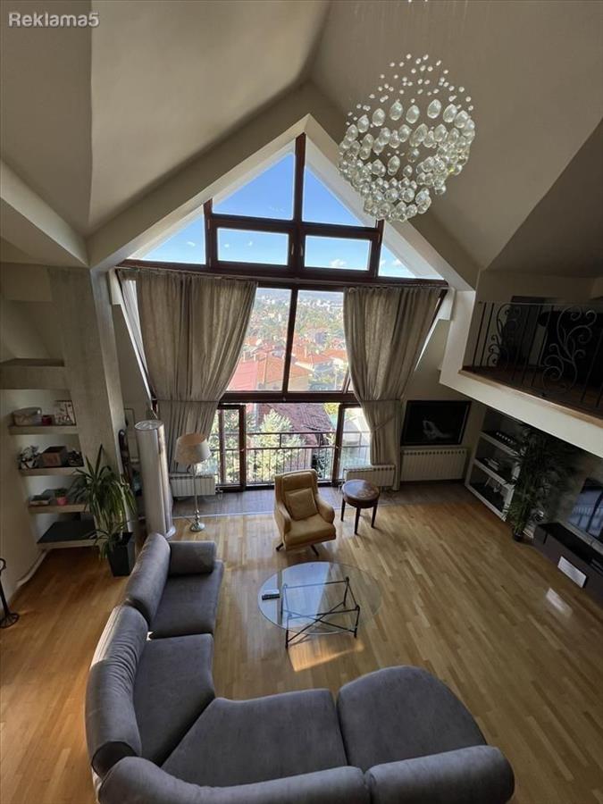 CHETVOROSOBEN PENTHOUSE VO CENTAR, VODNO