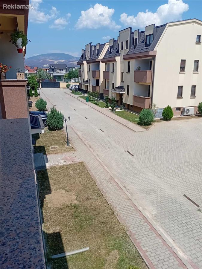 Se izdava 4-soben stan vo Bardovci