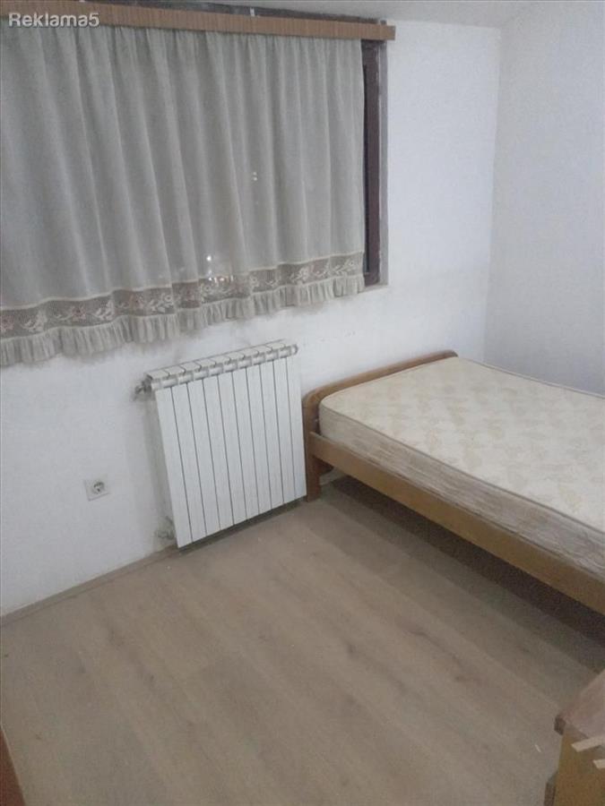 SE IZDAVA EDNOSOBEN KAJ EKONOMSKOTO KISELA VODA