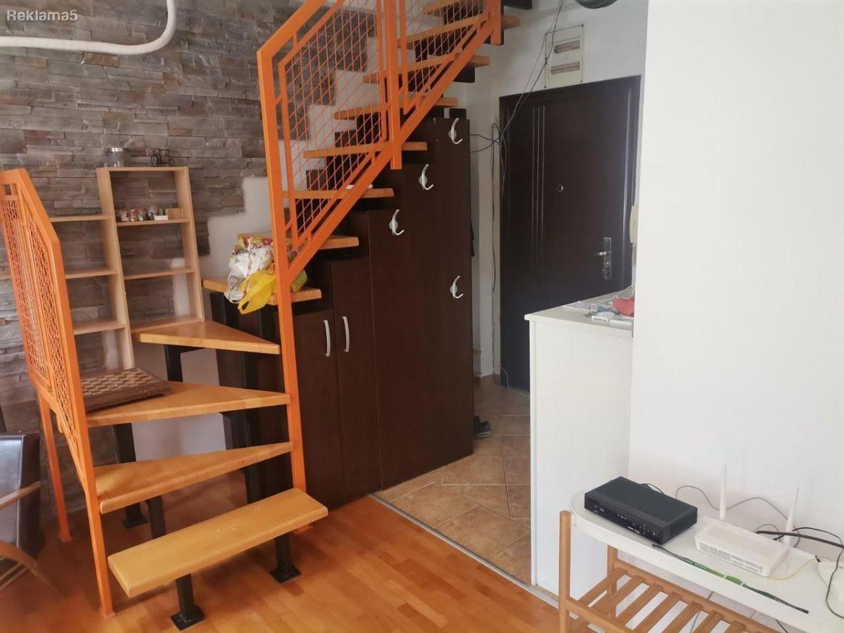 Se prodava stan 44m2 so podkrovje 35m2 vo Centar