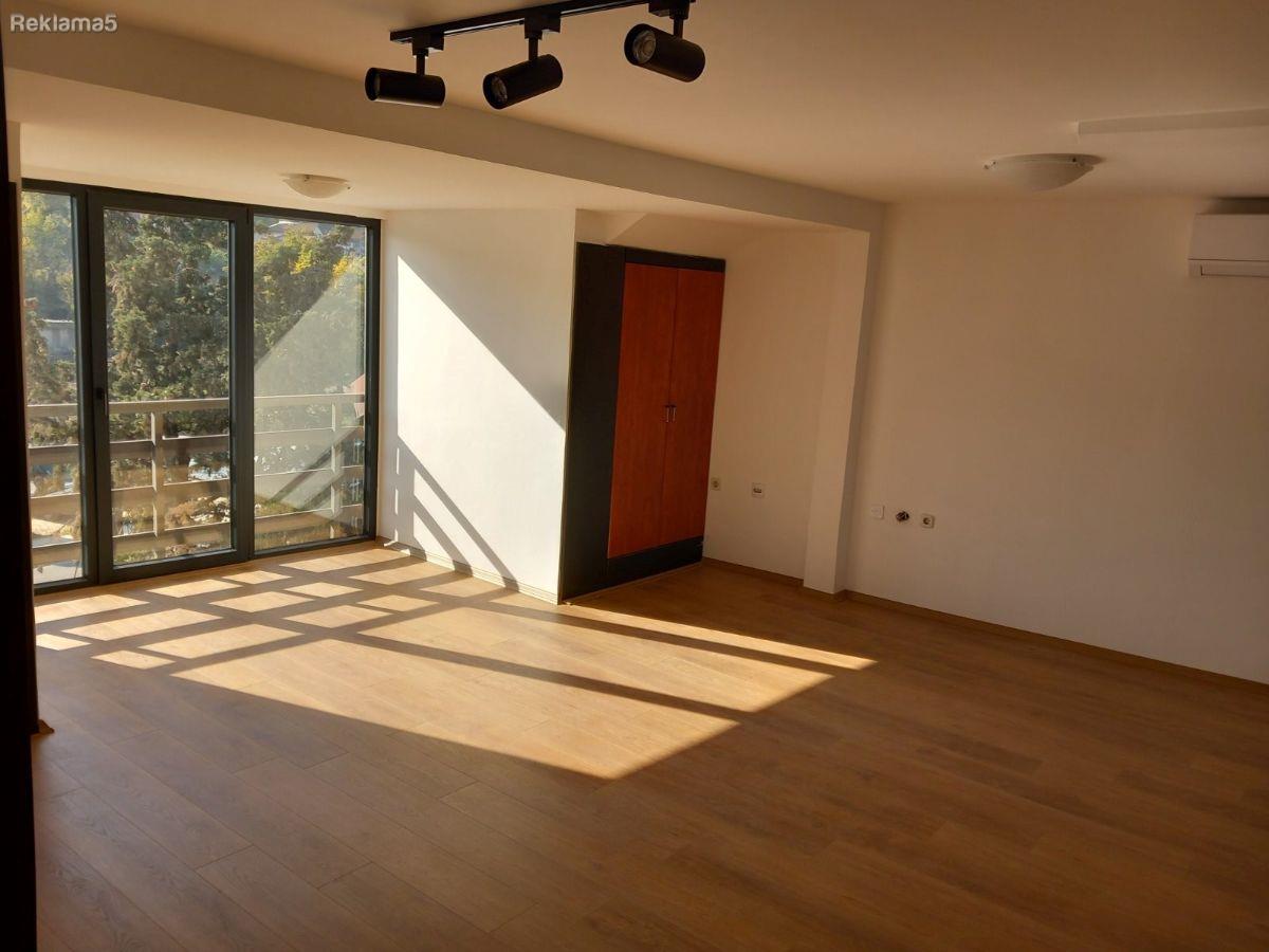I am selling a floor of a house