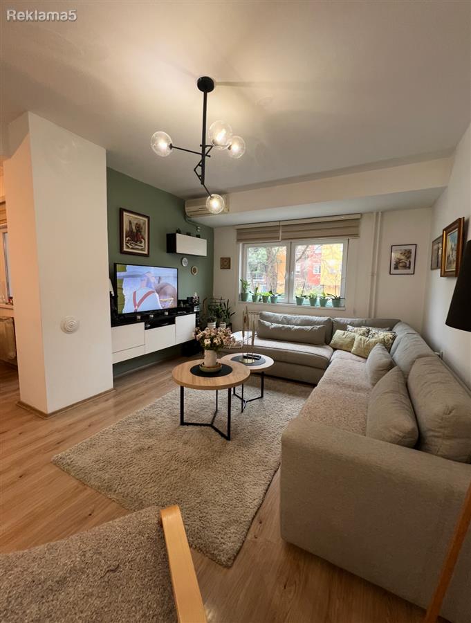 Renovated 4-room apartment in Aerodrom for sale