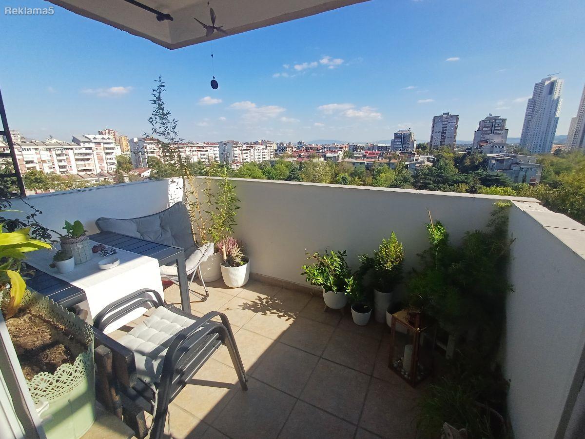 Se prodava trosoben stan 100m2 vo aerodrom