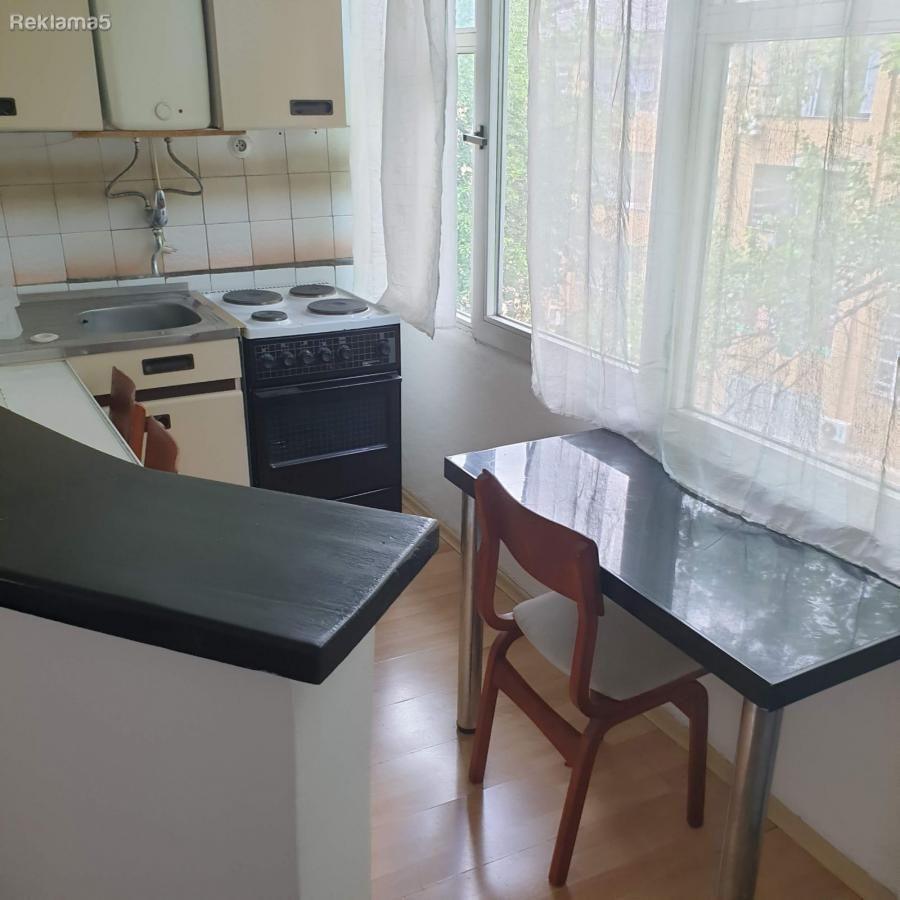 Se prodava stan vo Centar