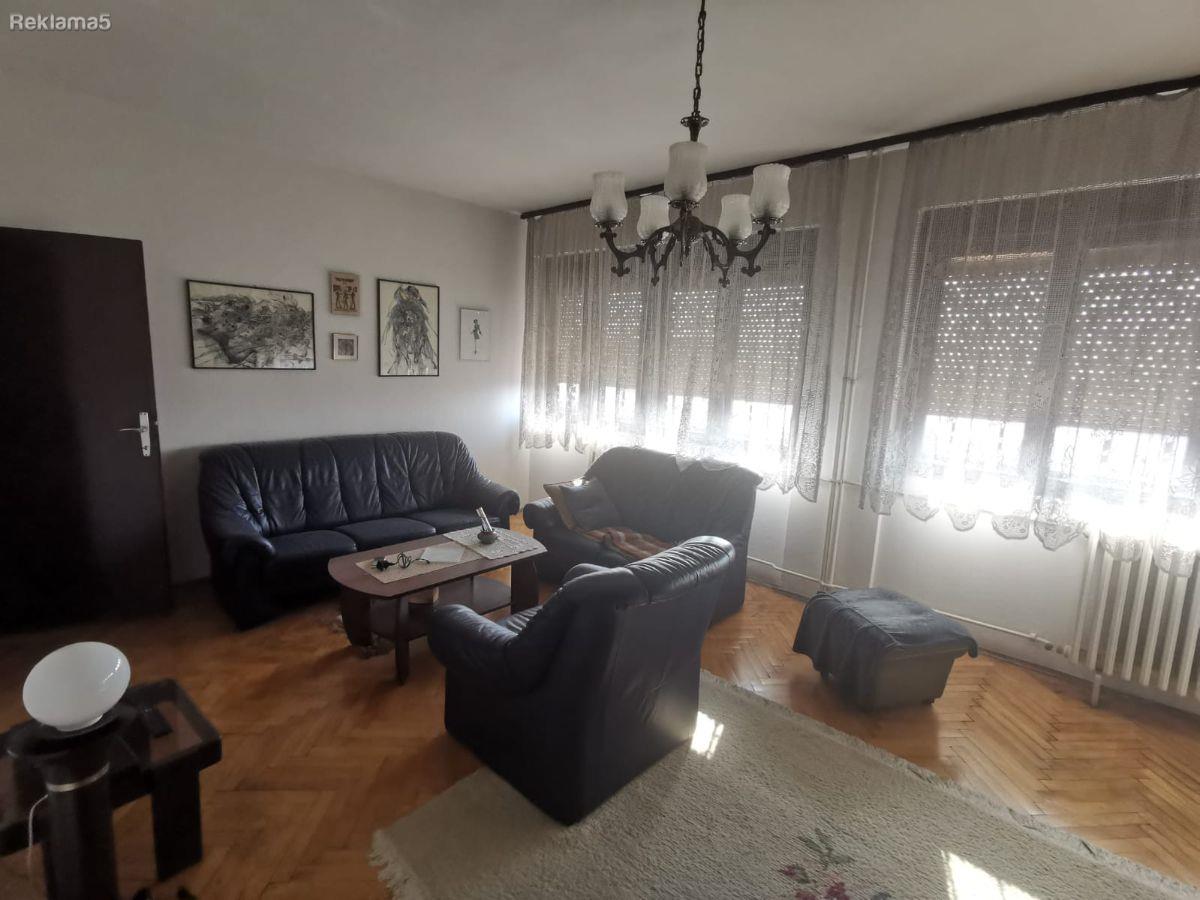 Prodavame stan so 2 spalni vo Avtokomanda