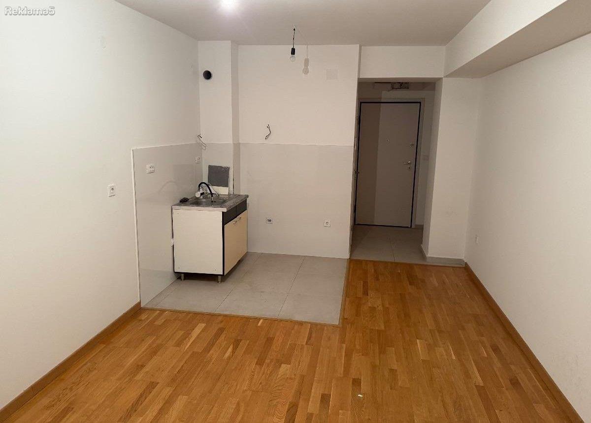 Se prodava garsonjera 30m2 vo Aerodrom