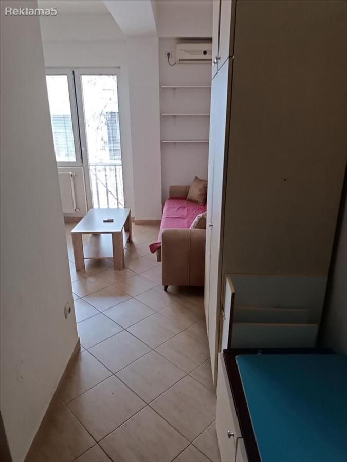Izdavam Garsonjera 25 m2 Centar Drzavna