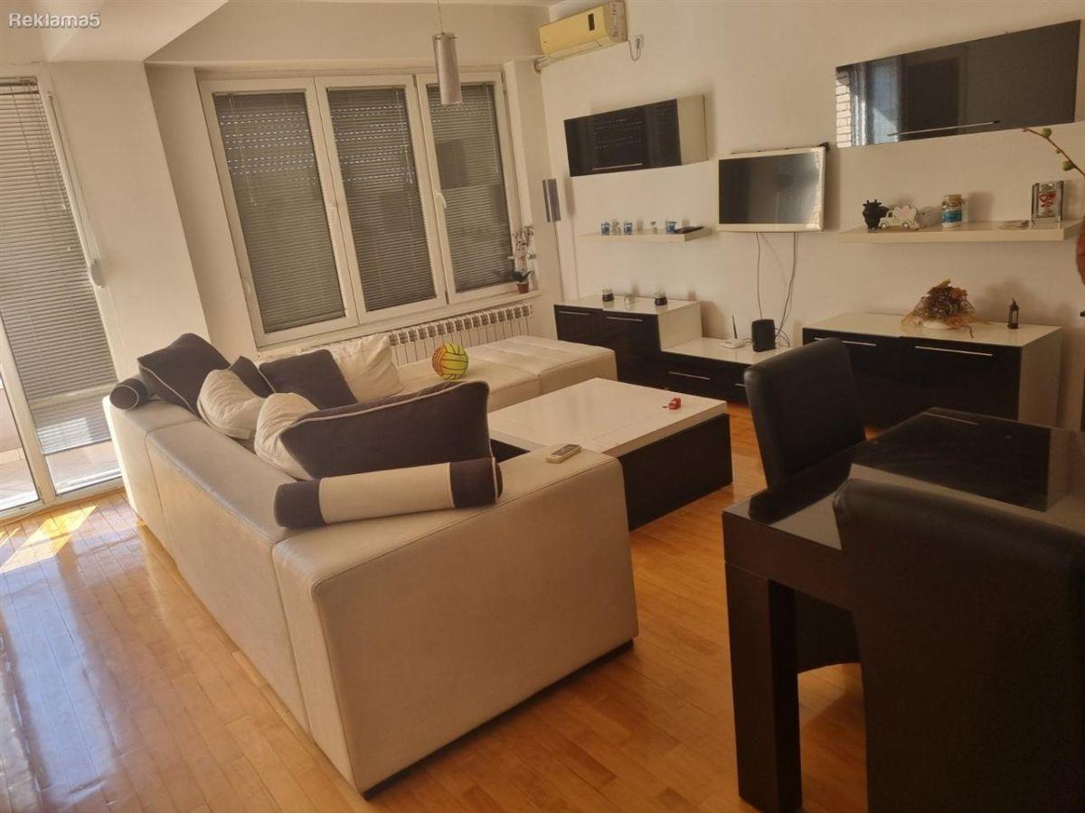 Izdavam Nov Dvosoben Stan 65 m2 Lisice
