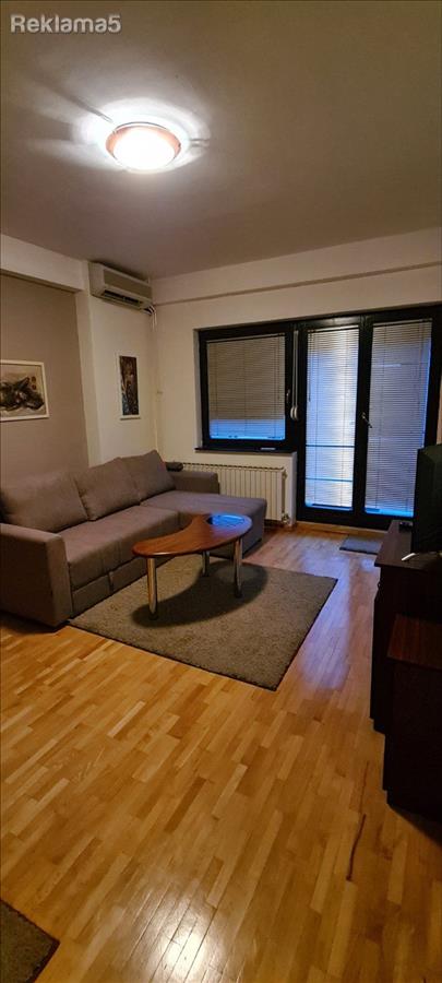 Izdavam Nov Dvosoben Stan 47 m2 Centar Katolicka