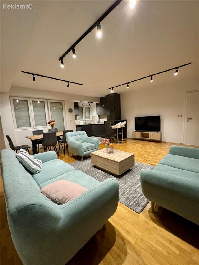 A three-room apartment for rent in Debar Maalo