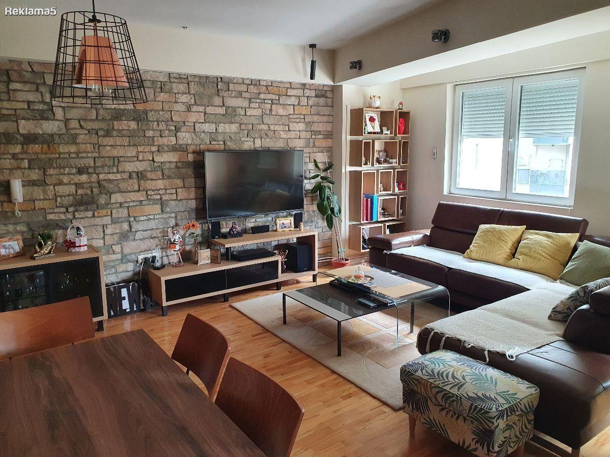 THREE-ROOM APARTMENT FOR RENT IN THE CENTER - NEAR THE CLINIC