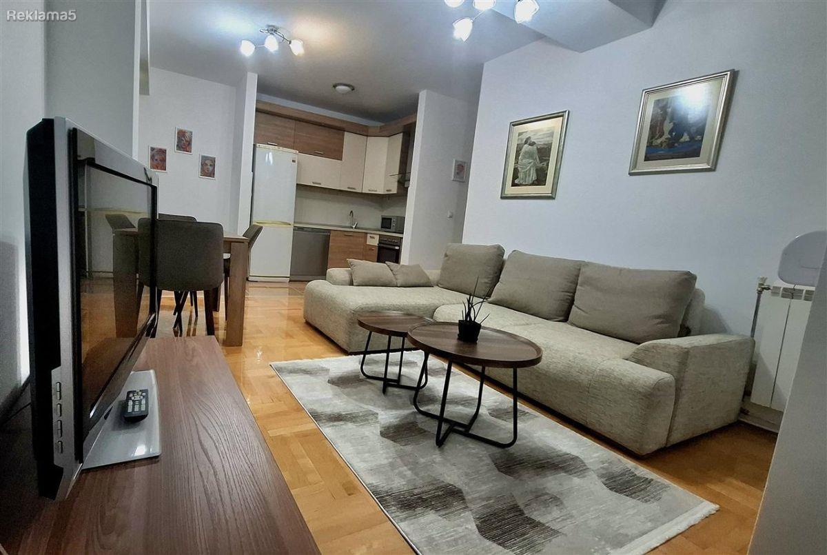 SE IZDAVA NAMESTEN STAN OD 42M2 VO AERODROM