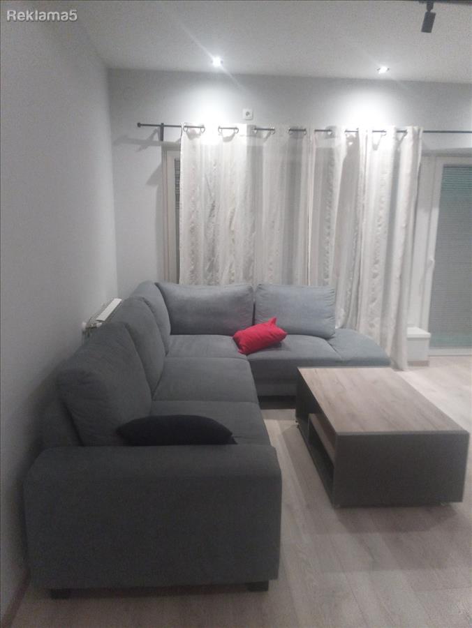 Se izdava nov trosoben namesten 75m2 Taftalidze 1