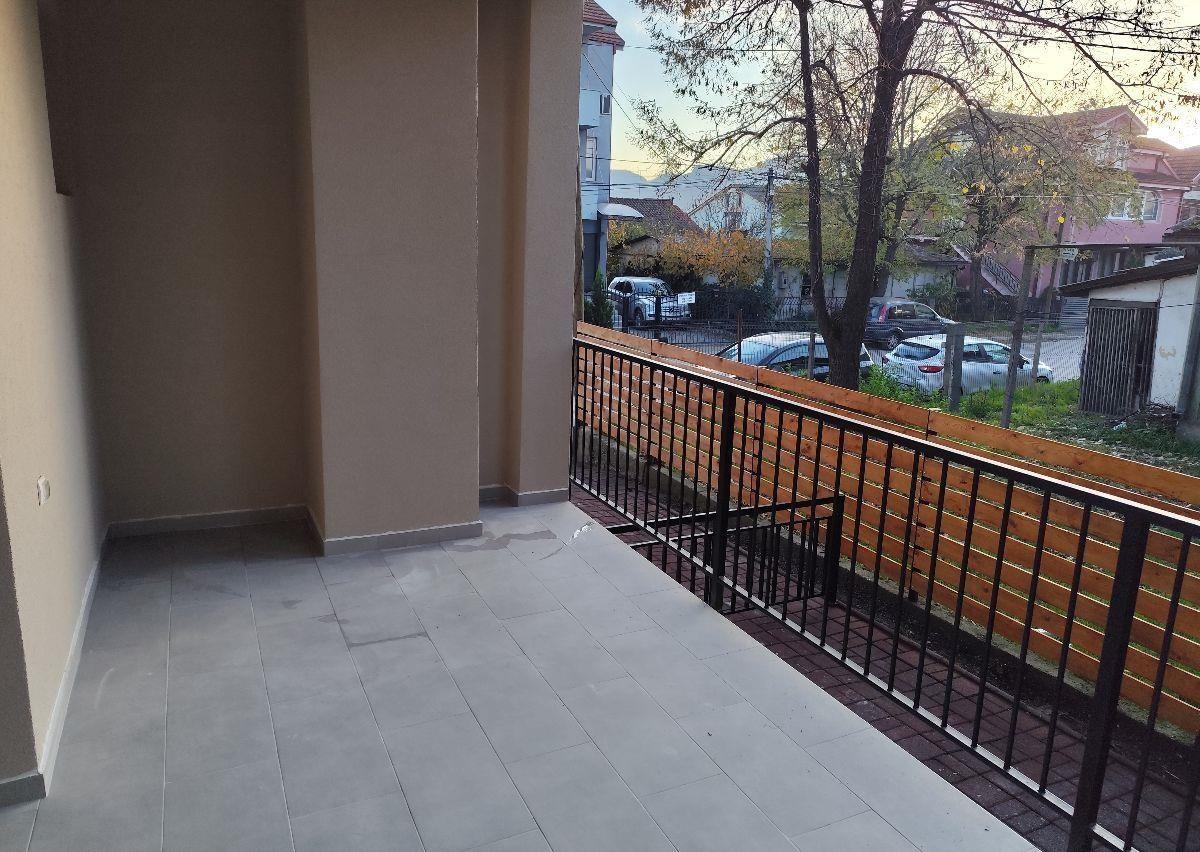 SE PRODAVA CETRISOBEN STAN VO GJORCE PETROV