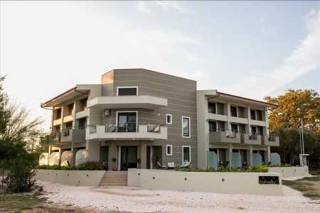 Hotel 600m2 with 13 rooms in Gerakini Halkidiki