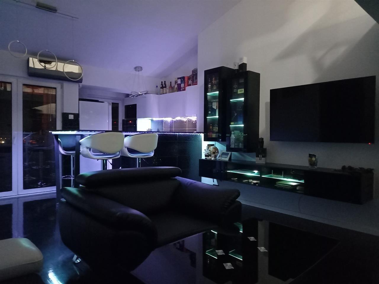 Moderen Stan so Lux Galerija i Eliten Enterier