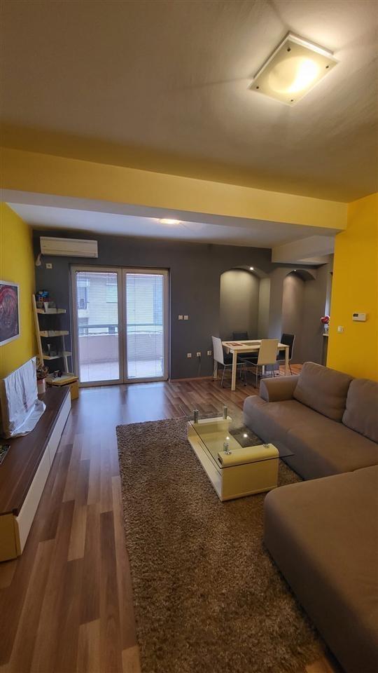 Stan vo Kisela Voda 70m2 so 2 spalni renoviran