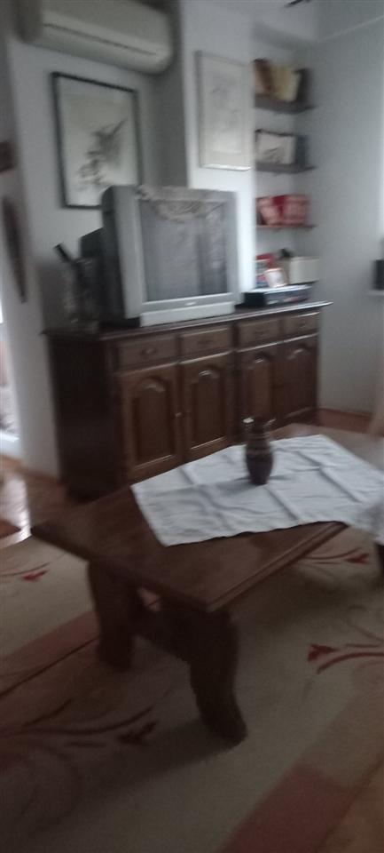 Se izdava namesten stan od 42m2 vo Kapishtec