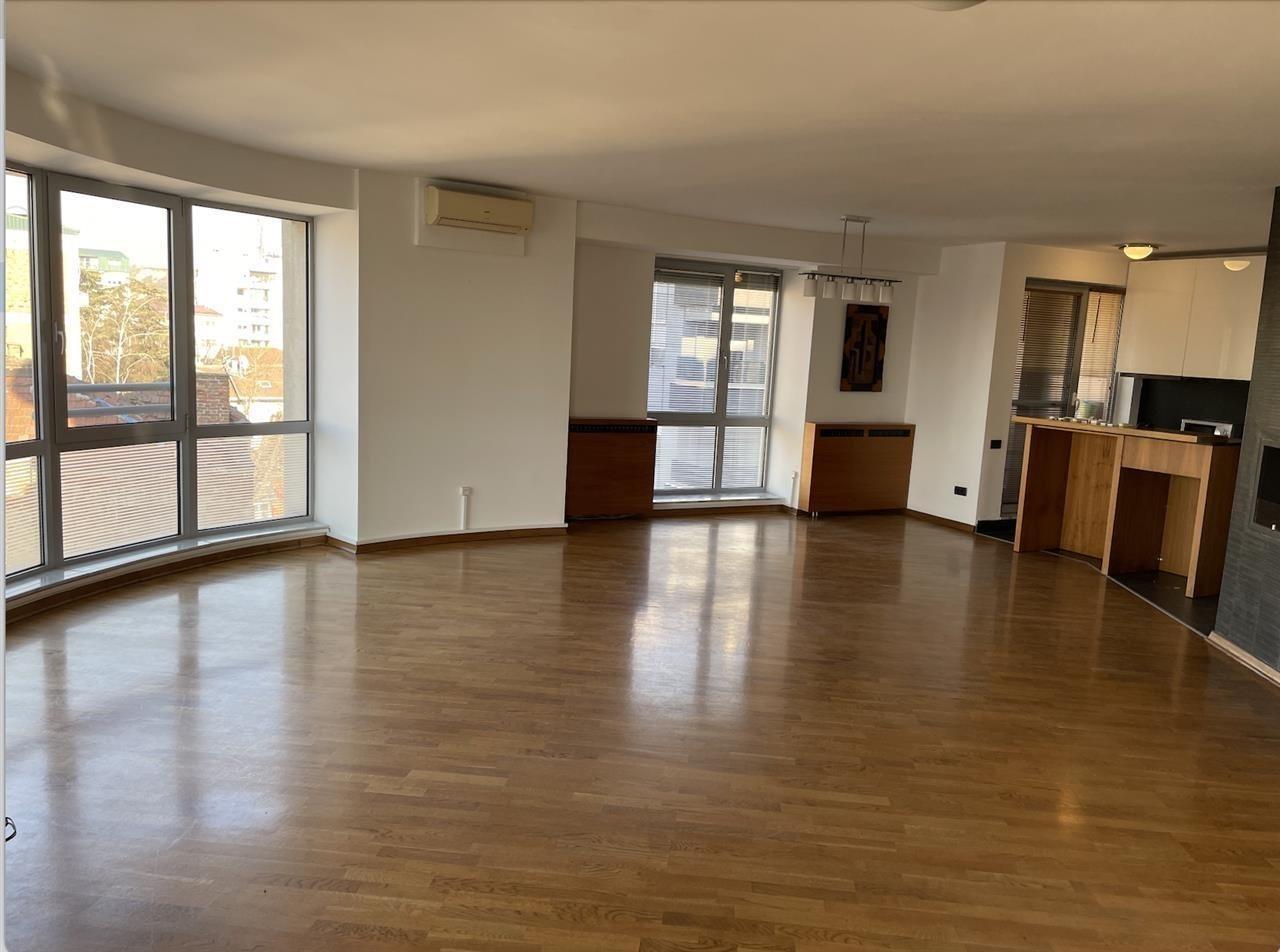 Se iznajmuva stan od 101m2 vo Centar - Debar Maalo