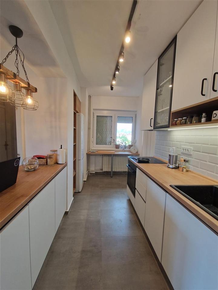 Renovated three-room apartment for rent near TC Zebra