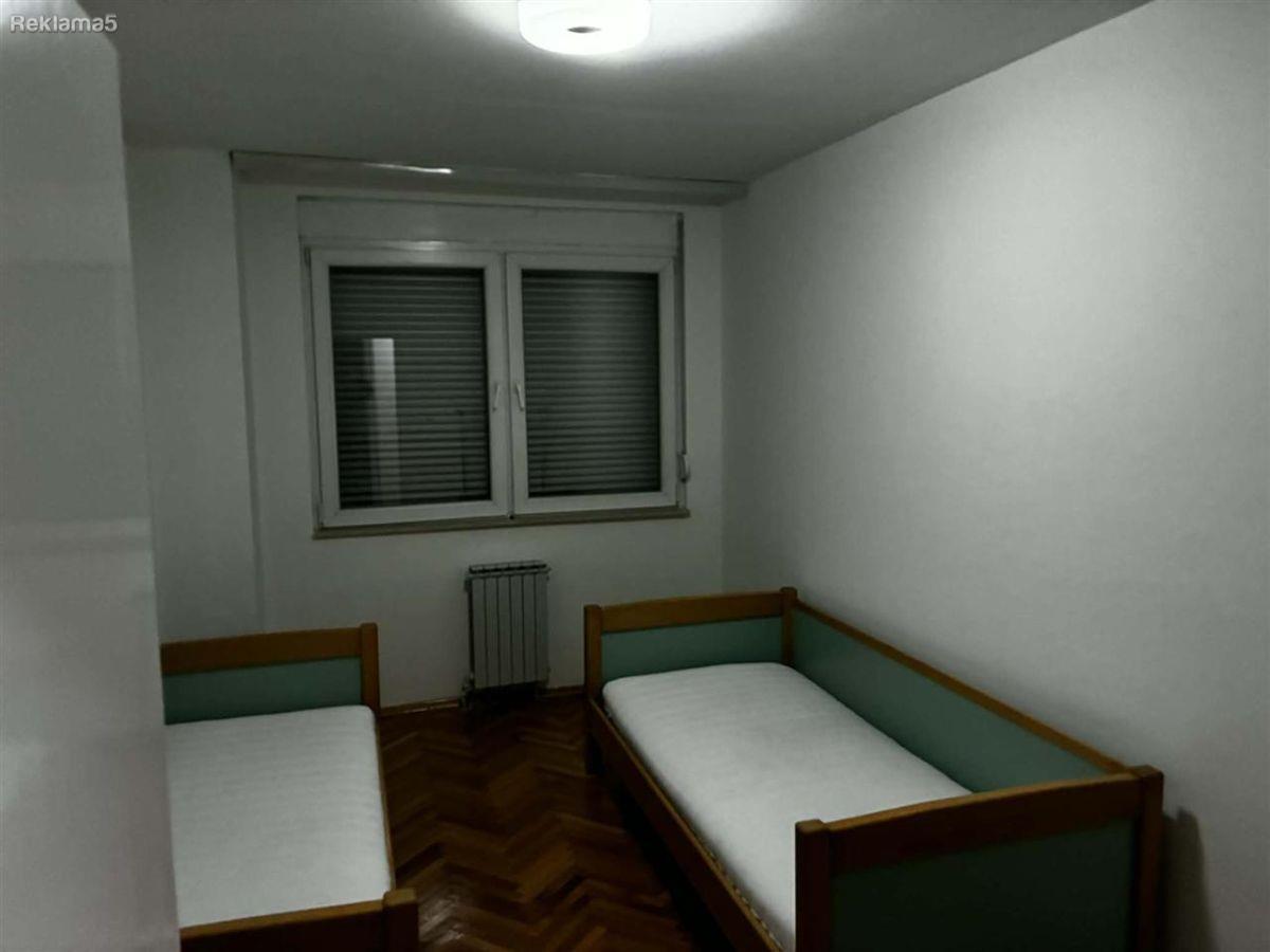 FOR SALE FOUR-ROOM 93M2 APARTMENT IN THE AIRPORT