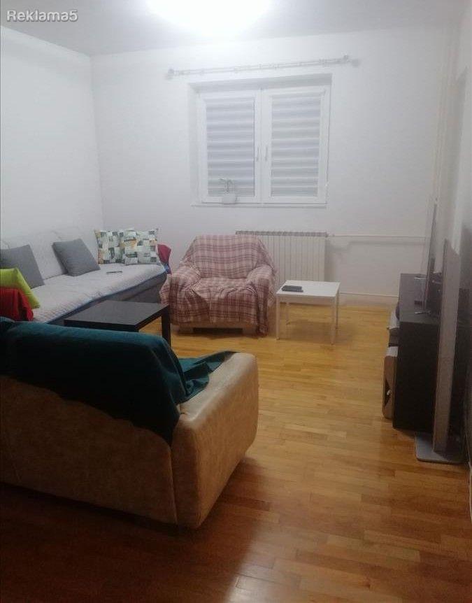 Se prodava polu-namesten stan 80m2 vo Micurin, Aerodrom