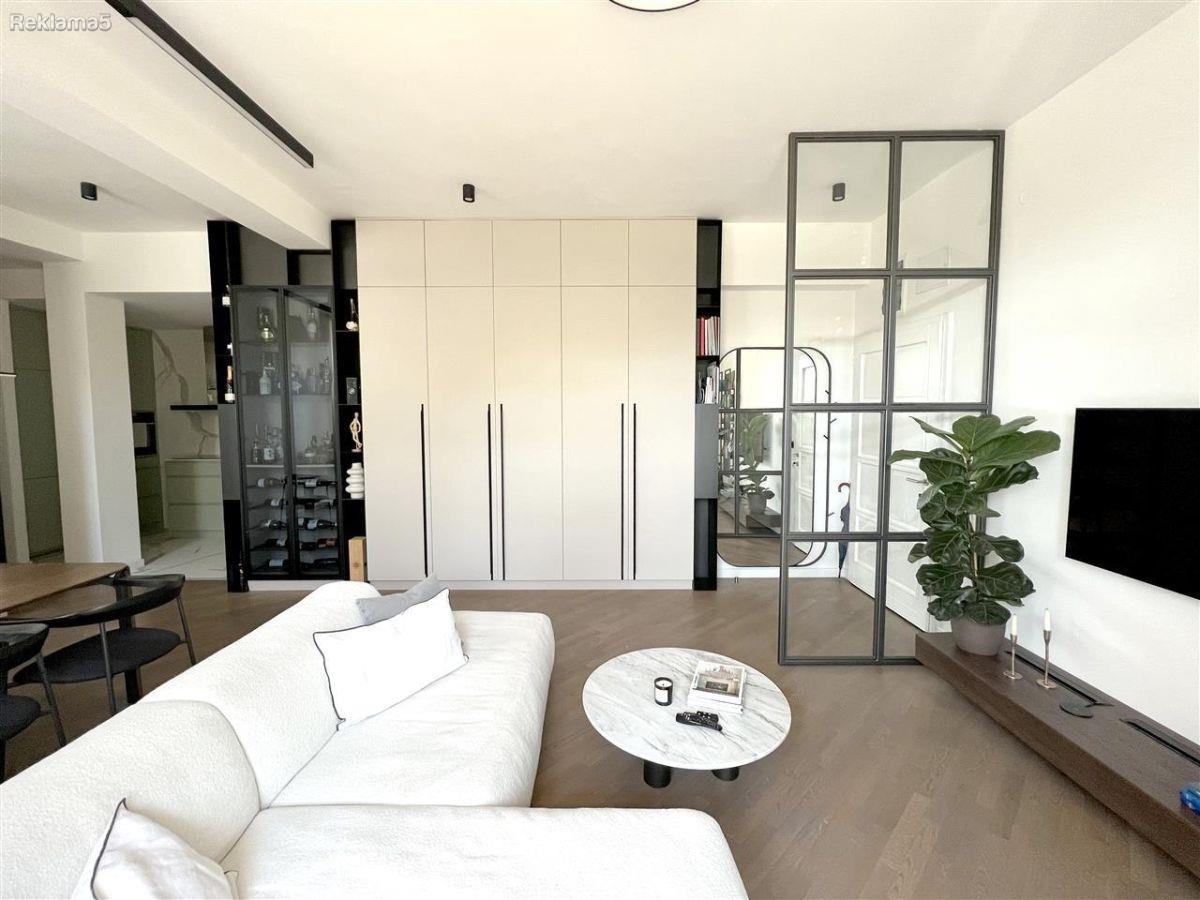 SAVIĆ IS SELLING AN APARTMENT IN ZLOKUĆANI