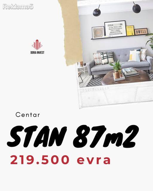 Se prodava stan vo Centar