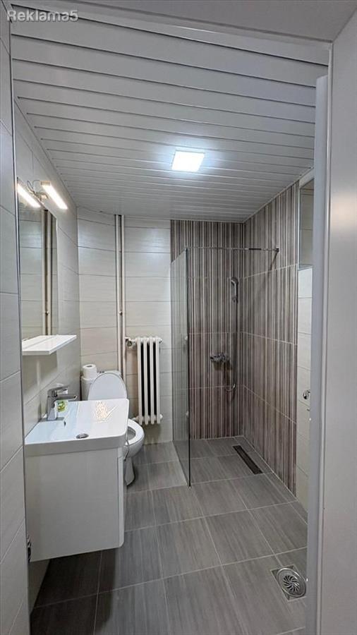 Izdavam Renoviran Trosoben Prazen Stan 68 m2 Gradski Zid