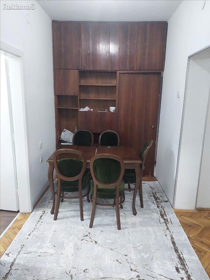 Se izdava stan na Bitpazar