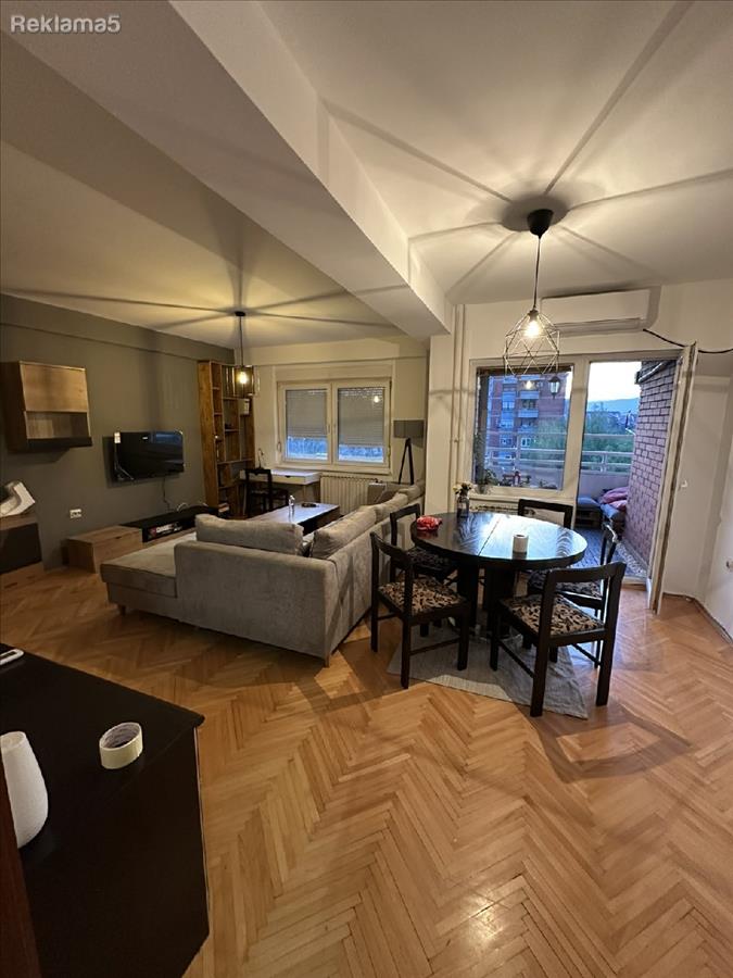 Excellent furnished two-room apartment near Mlechen!