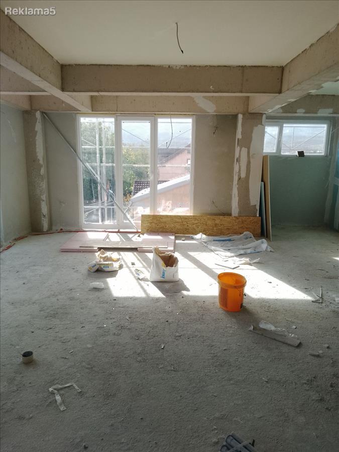 Se prodava stan vo izgradba Vlae