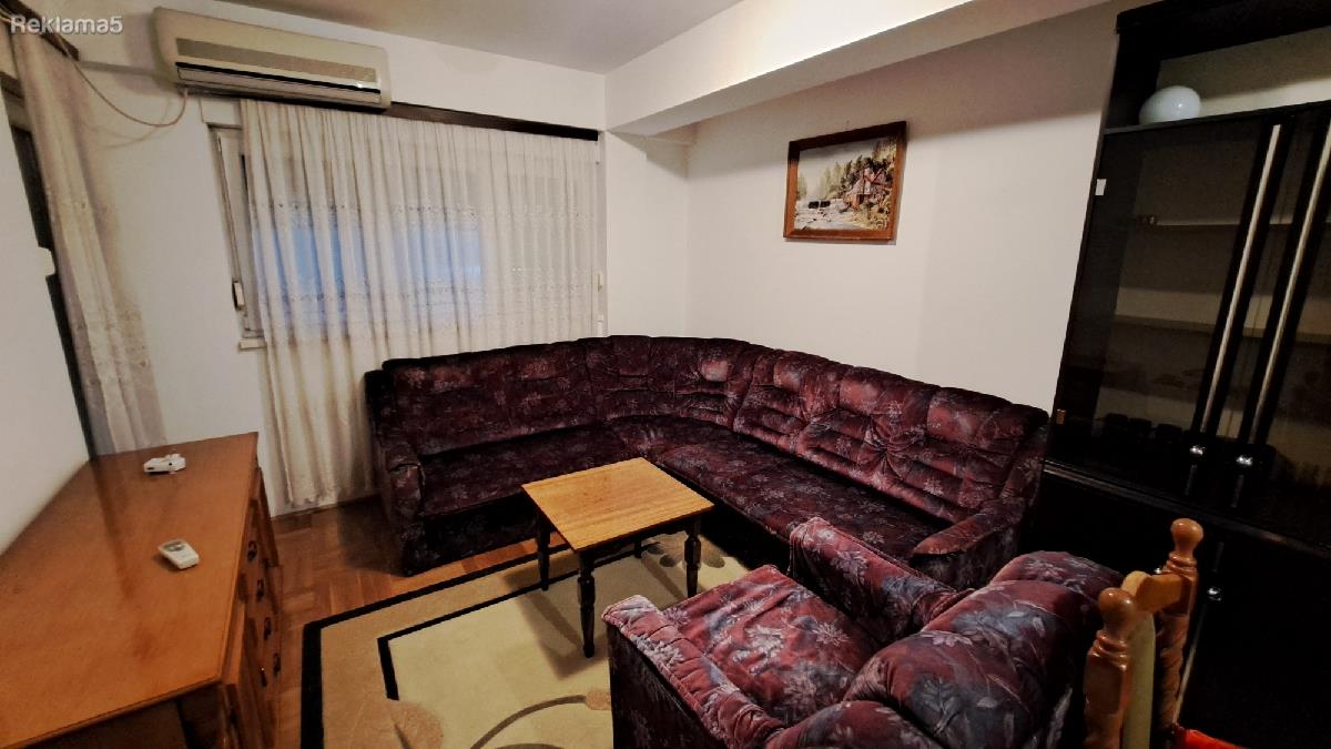 Izdavam stan / Izdavam stan