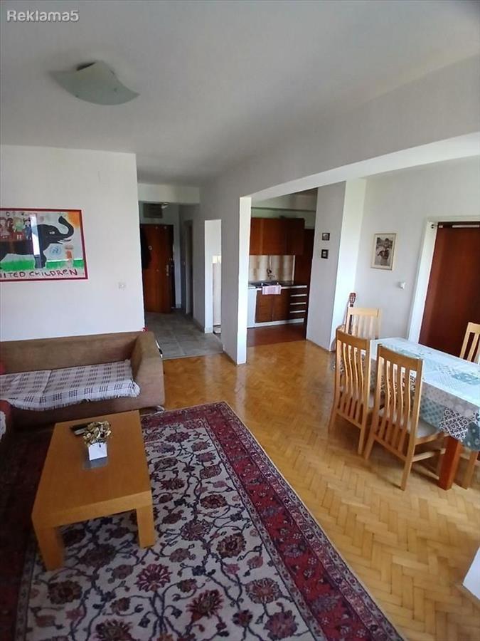We are renting a 95m2 three-bedroom apartment in Skopyanka Airport