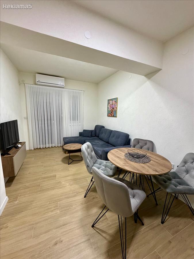 Se Iznajmuvaat 2 Apartmani / mesecno ili dnevno