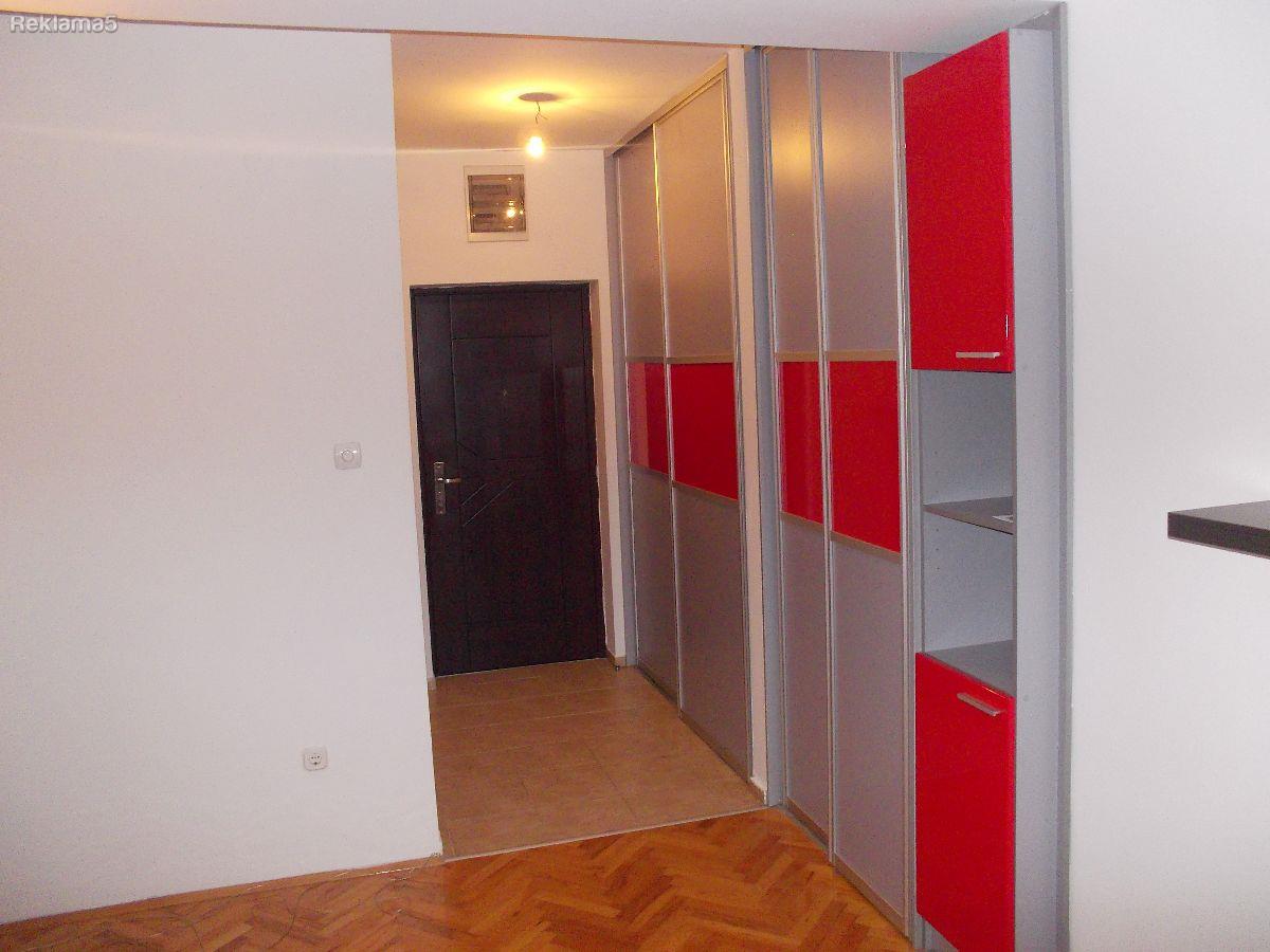Empty apartment 52 m2 for rent in Rasadnik