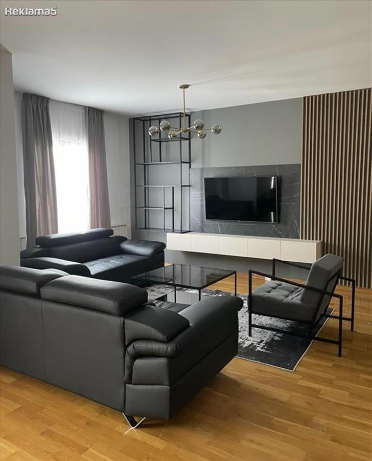 FOUR-ROOM APARTMENT FOR RENT IN THE CENTER - ON THE WATER