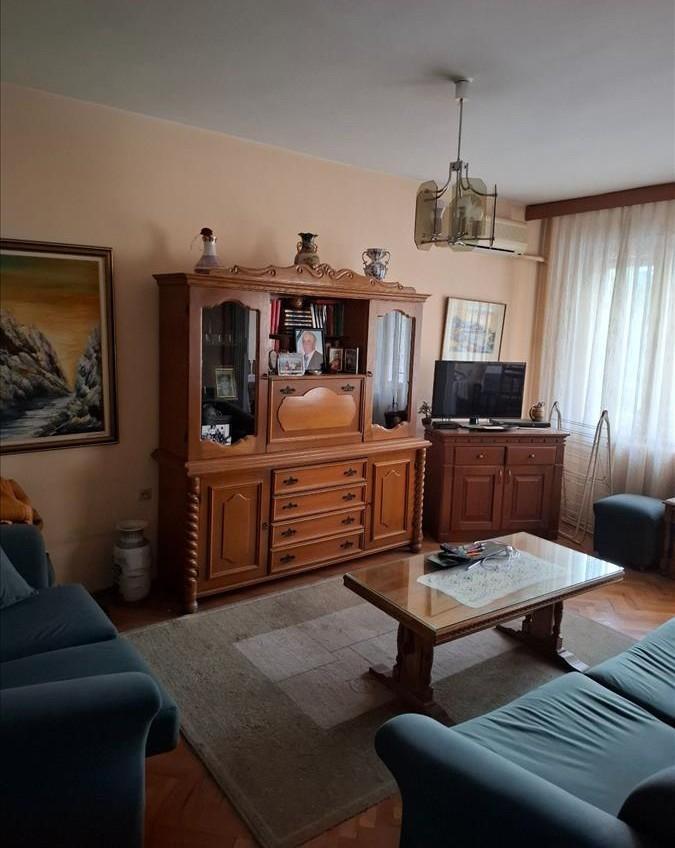 Stan od 57m2 i garazha vo K.Voda