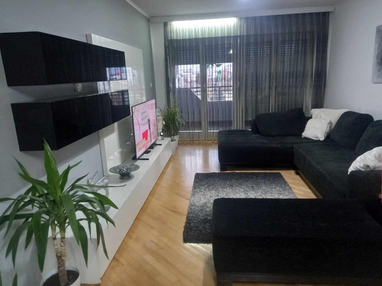Stan duplex, 120 m2 vo strog centar na Tetovo