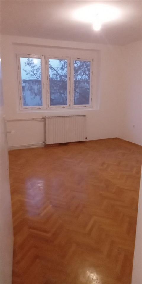 Se prodava 3-soben stan 55m2 Karpos 1