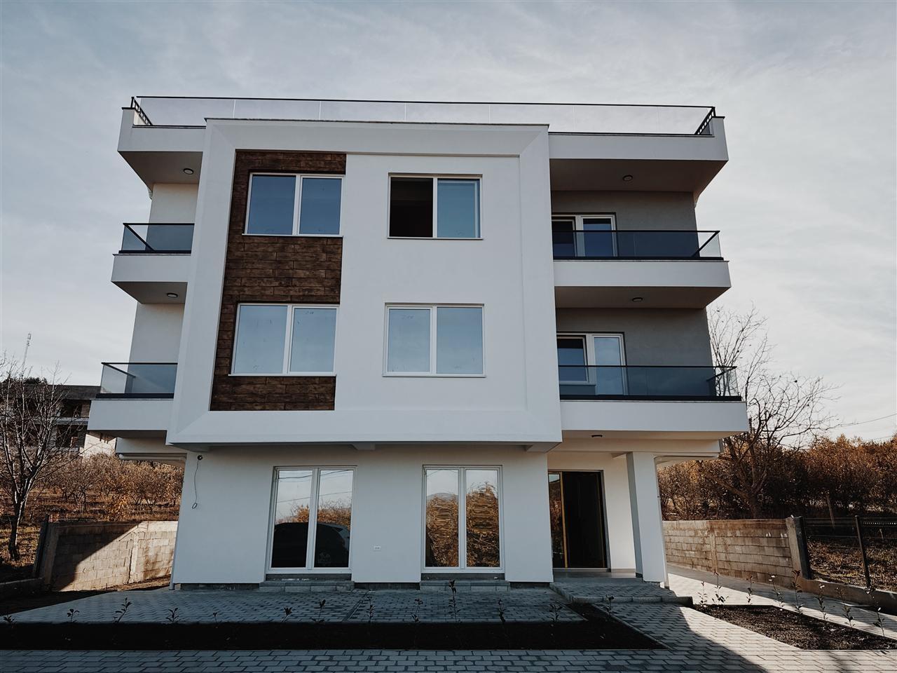 Ekskluzivno Luksuzen Stan so Rooftop vo Sopishte