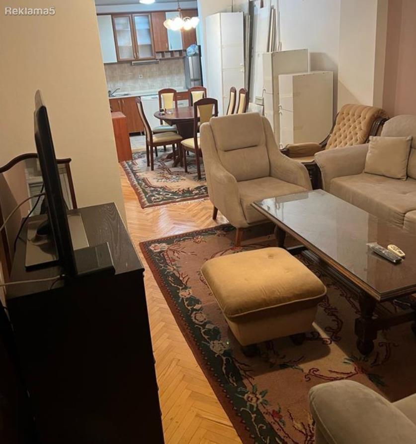 Stan vo Avtokomanda 60m2 so 1 spalna renoviran