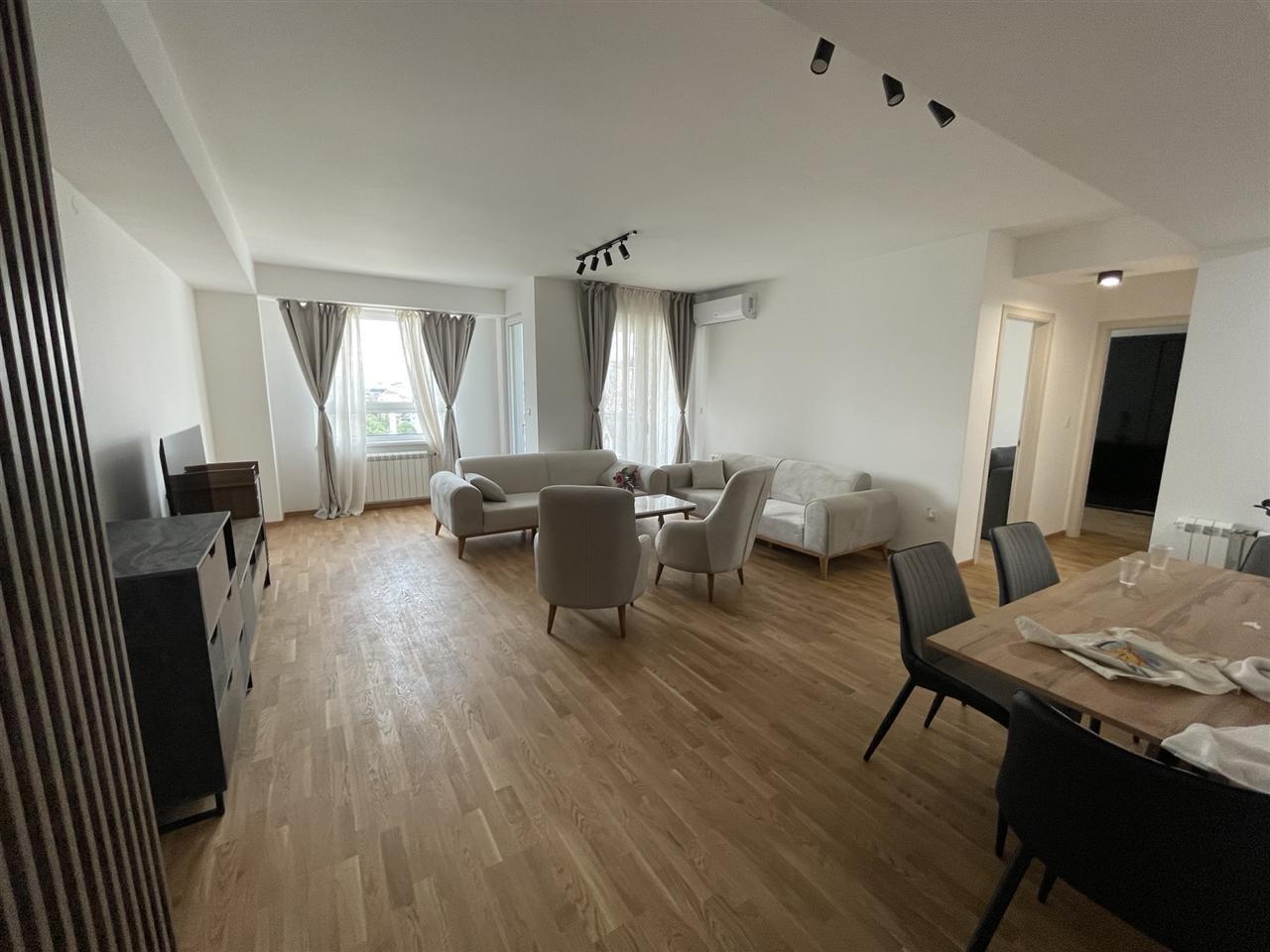 Se izdava namesten stan od 85m2 vo Aerodrom