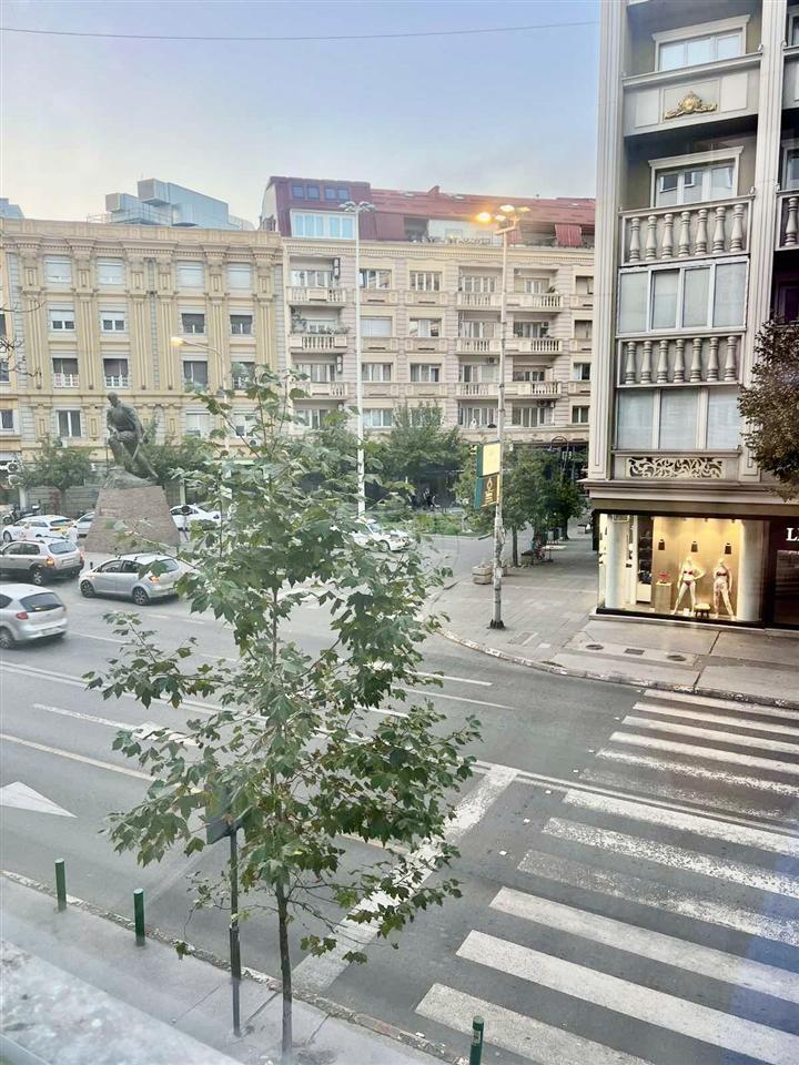 Iznajmuvam stan vo najstrog Centar na Skopje-NAD STAR REKORD